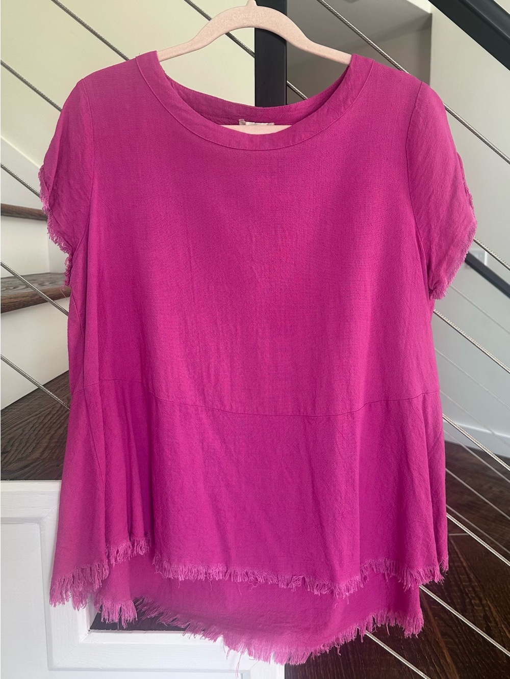 Umgee Fuchsia Short-Sleeve Frayed Hem Tunic Top Blouse Linen | Size: Small